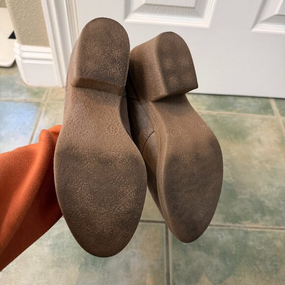 Merona Tan Suede Chukka Lace Up Booties Size 8 Lugg Gum Sole - Picture 10 of 10